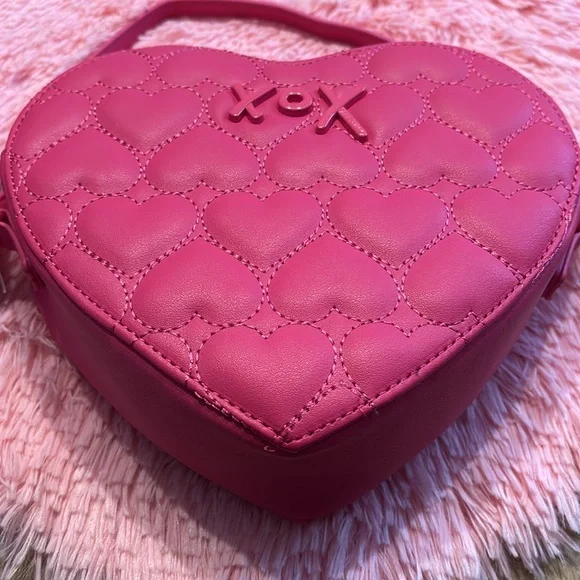 Betsey Johnson Quilted Heart Crossbody - Picture 4 of 10